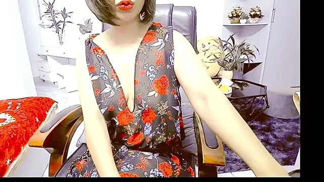 Snapshot of Miu-Le chatting on 05.13.26 Miu-Le online show from 05.13.26