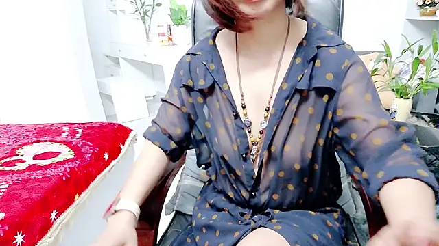 Snapshot of Miu-Le chatting on 05.24.26 Miu-Le online show from 05.24.26