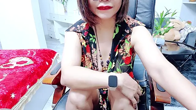 Snapshot of Miu-Le chatting on 05.30.26 Miu-Le online show from 05.30.26