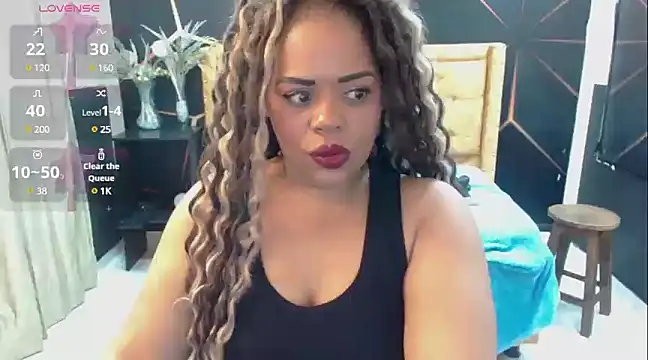 mia cuello online show from 12.11.24