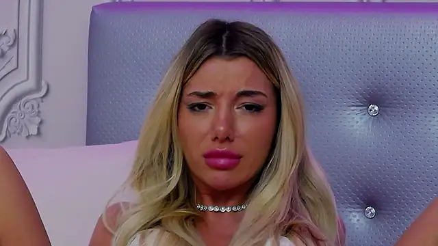 ClaraHazel online show from 01.08.25