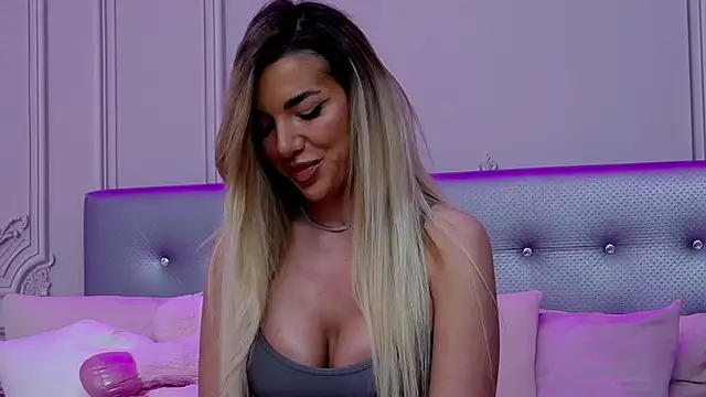 ClaraHazel online show from 03.18.25