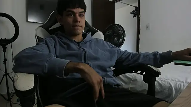 ronaldmq20 online show from 04.14.26