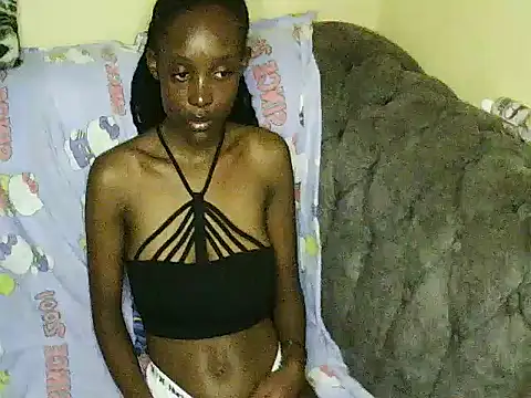 petite clara24 online show from 10.04.25