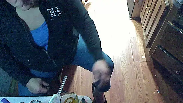 Snapshot of jessicalove99 chatting on 12.21.24 jessicalove99 online show from 12.21.24