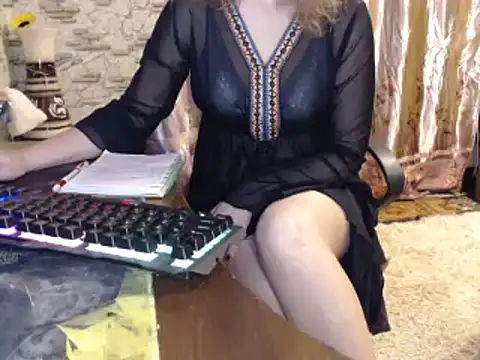 Snapshot of _Kitti_ chatting on 12.08.24  Kitti  online show from 12.08.24