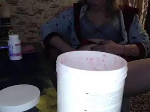 Snapshot of _Kitti_ chatting on 12.17.24  Kitti  online show from 12.17.24