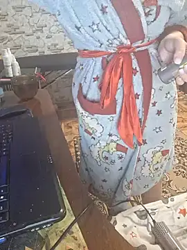 Snapshot of _Kitti_ chatting on 03.07.25  Kitti  online show from 03.07.25