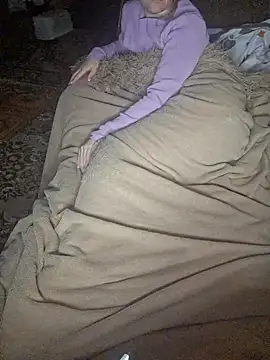 Snapshot of _Kitti_ chatting on 03.08.25  Kitti  online show from 03.08.25