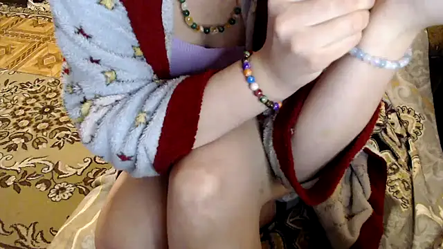 Snapshot of _Kitti_ chatting on 03.10.25  Kitti  online show from 03.10.25