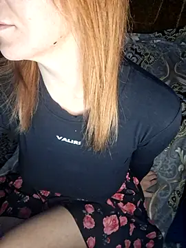 Snapshot of _Kitti_ chatting on 10.05.25  Kitti  online show from 10.05.25