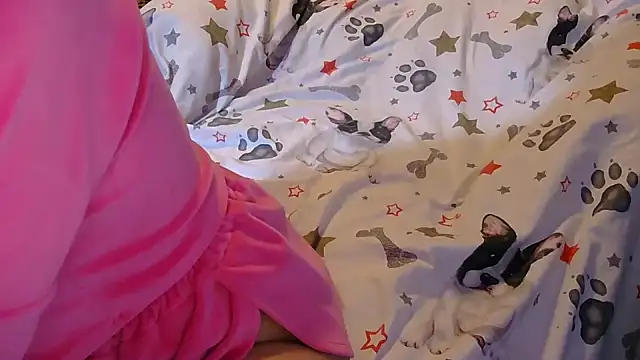 Snapshot of _Kitti_ chatting on 10.08.25  Kitti  online show from 10.08.25