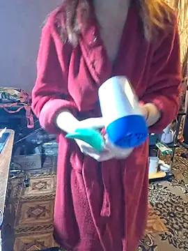 Snapshot of _Kitti_ chatting on 10.24.25  Kitti  online show from 10.24.25