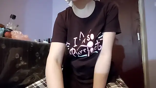  Kitti  online show from 12.14.25