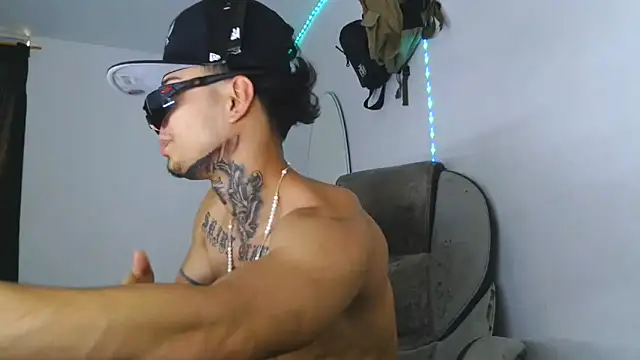 Skartoliver online show from 10.17.25