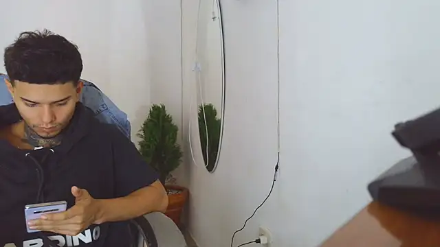 Skartoliver online show from 10.21.25