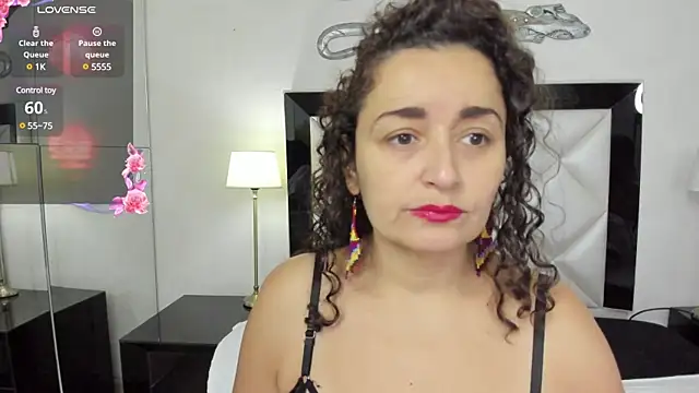  luna  sweet  online show from 02.02.25