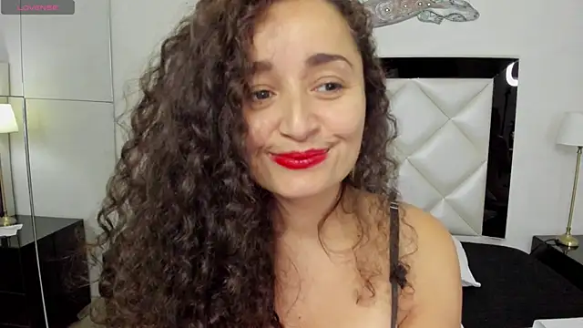  luna  sweet  online show from 02.05.25