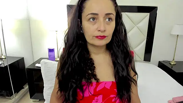  luna  sweet  online show from 02.13.25