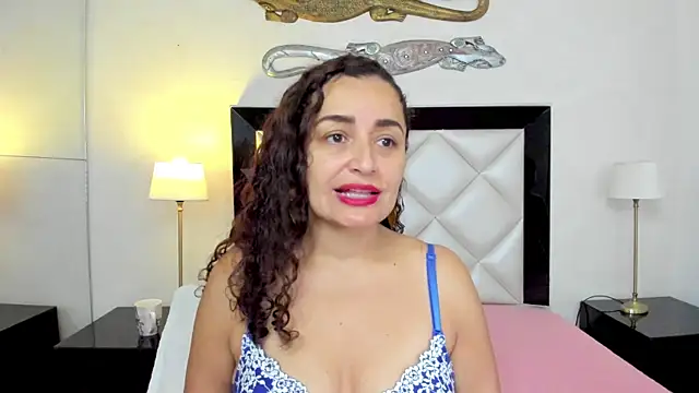  luna  sweet  online show from 02.20.25