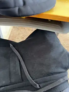 Snapshot of Black-mamba-madingo chatting on 10.18.25 Black-mamba-madingo online show from 10.18.25