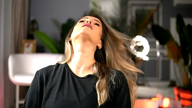 KellyMathews online show from 10.08.25