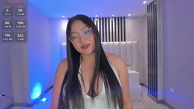 Snapshot of AmberLewis_ chatting on 01.18.25 AmberLewis online show from 01.18.25