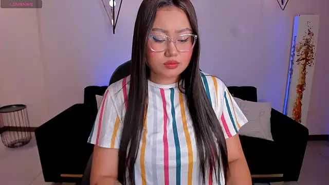 Snapshot of AmberLewis_ chatting on 03.05.25 AmberLewis online show from 03.05.25