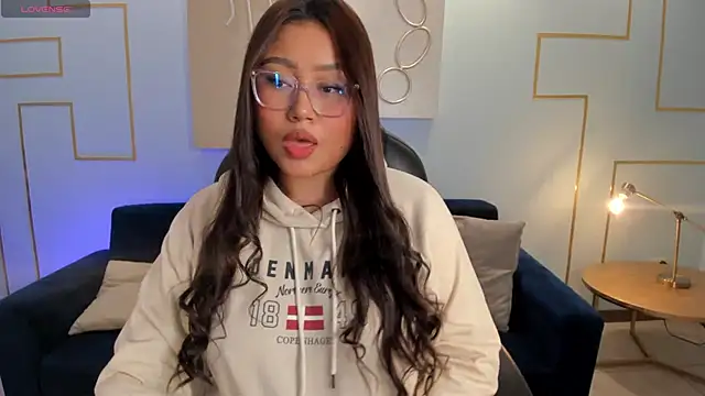 Snapshot of AmberLewis_ chatting on 03.12.25 AmberLewis online show from 03.12.25