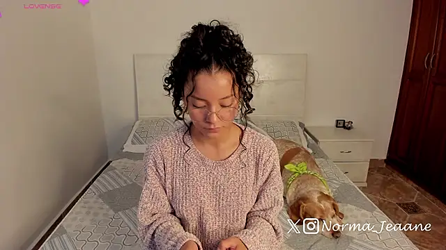 Norma-Jeaane online show from 02.04.26