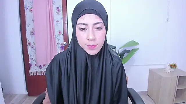 Snapshot of chaymae_nah_ chatting on 03.17.25 chaymae nah online show from 03.17.25