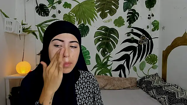 chaymae nah  online show from 10.11.25