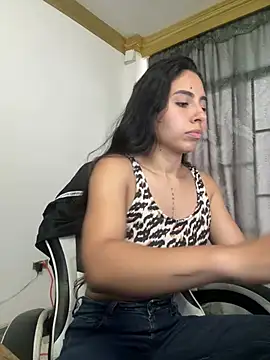 Snapshot of bella-black chatting on 04.16.26 bella-black online show from 04.16.26