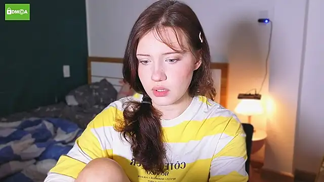 Snapshot of HanahCute chatting on 09.24.25 HanahCute online show from 09.24.25