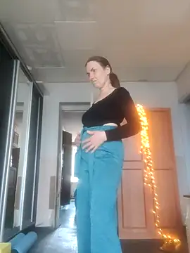 Evelina cute online show from 10.31.25