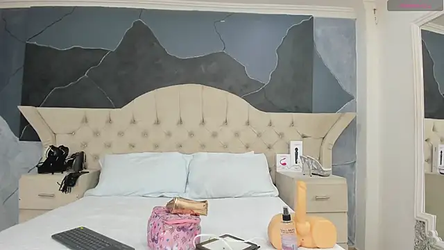 AmberGreyy  online show from 02.19.25