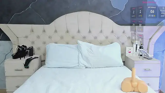 AmberGreyy  online show from 02.19.25