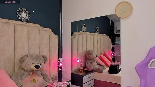 IsabellaBromsS online show from 12.08.24