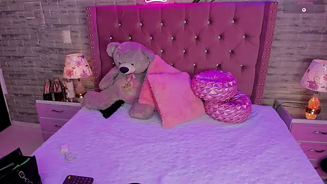 IsabellaBromsS online show from 02.27.25