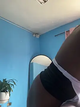 IsabellaBromsS online show from 03.28.26