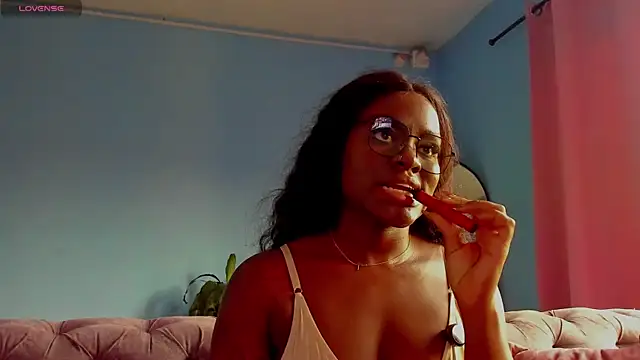 IsabellaBromsS online show from 04.20.26