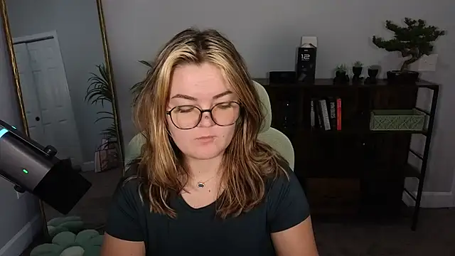 Snapshot of rodeobrii chatting on 09.26.25 rodeobrii online show from 09.26.25