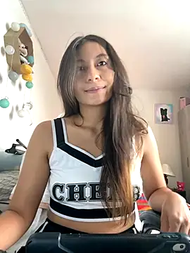 Snapshot of HelennaMoon_ chatting on 09.20.25 HelennaMoon online show from 09.20.25