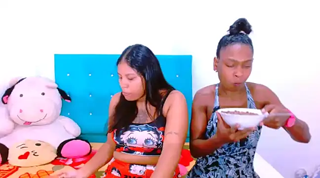 Snapshot of ladypussy69 chatting on 12.06.24 ladypussy69 online show from 12.06.24