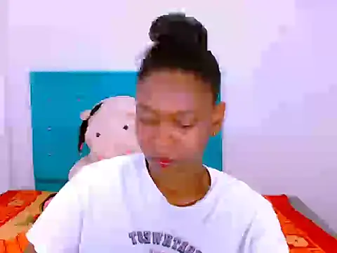 Snapshot of ladypussy69 chatting on 12.07.24 ladypussy69 online show from 12.07.24