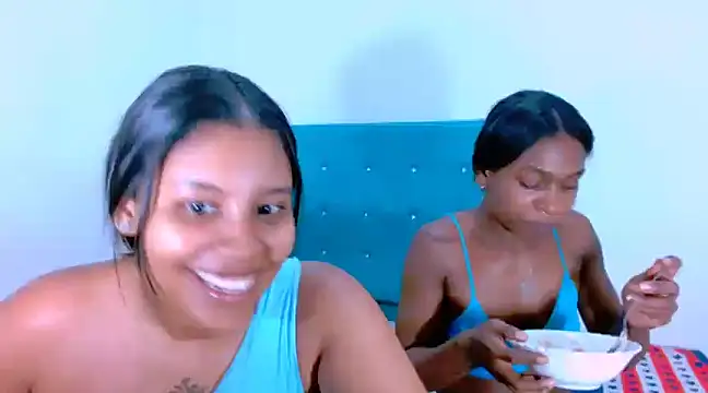 Snapshot of ladypussy69 chatting on 12.21.24 ladypussy69 online show from 12.21.24