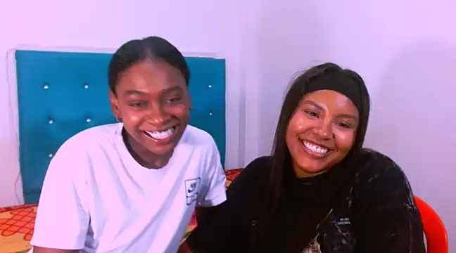 Snapshot of ladypussy69 chatting on 03.20.25 ladypussy69 online show from 03.20.25