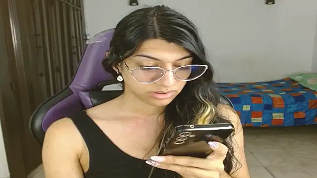 engielphoenis14 online show from 10.15.25