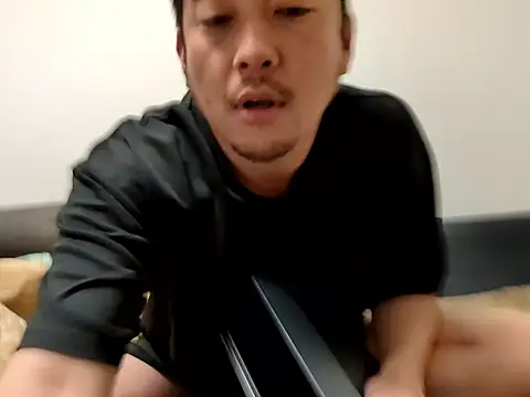 Snapshot of KOUHEY2023 chatting on 04.01.26 KOUHEY2023 online show from 04.01.26