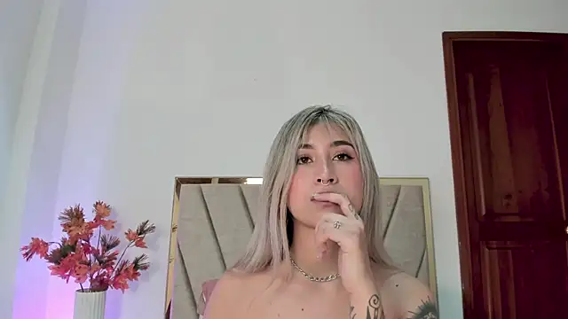 LucyJhonnsonn online show from 12.07.24